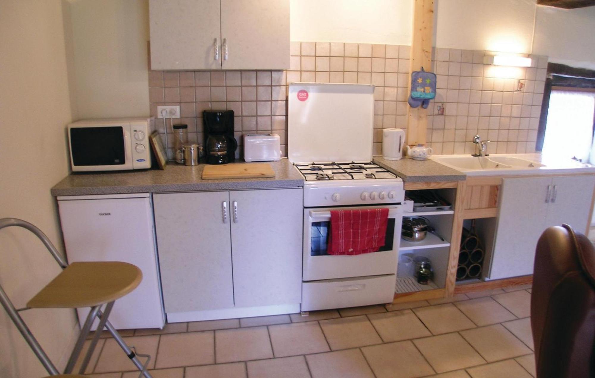 1 Bedroom Nice Home In Saint Martin Le Mault Kültér fotó