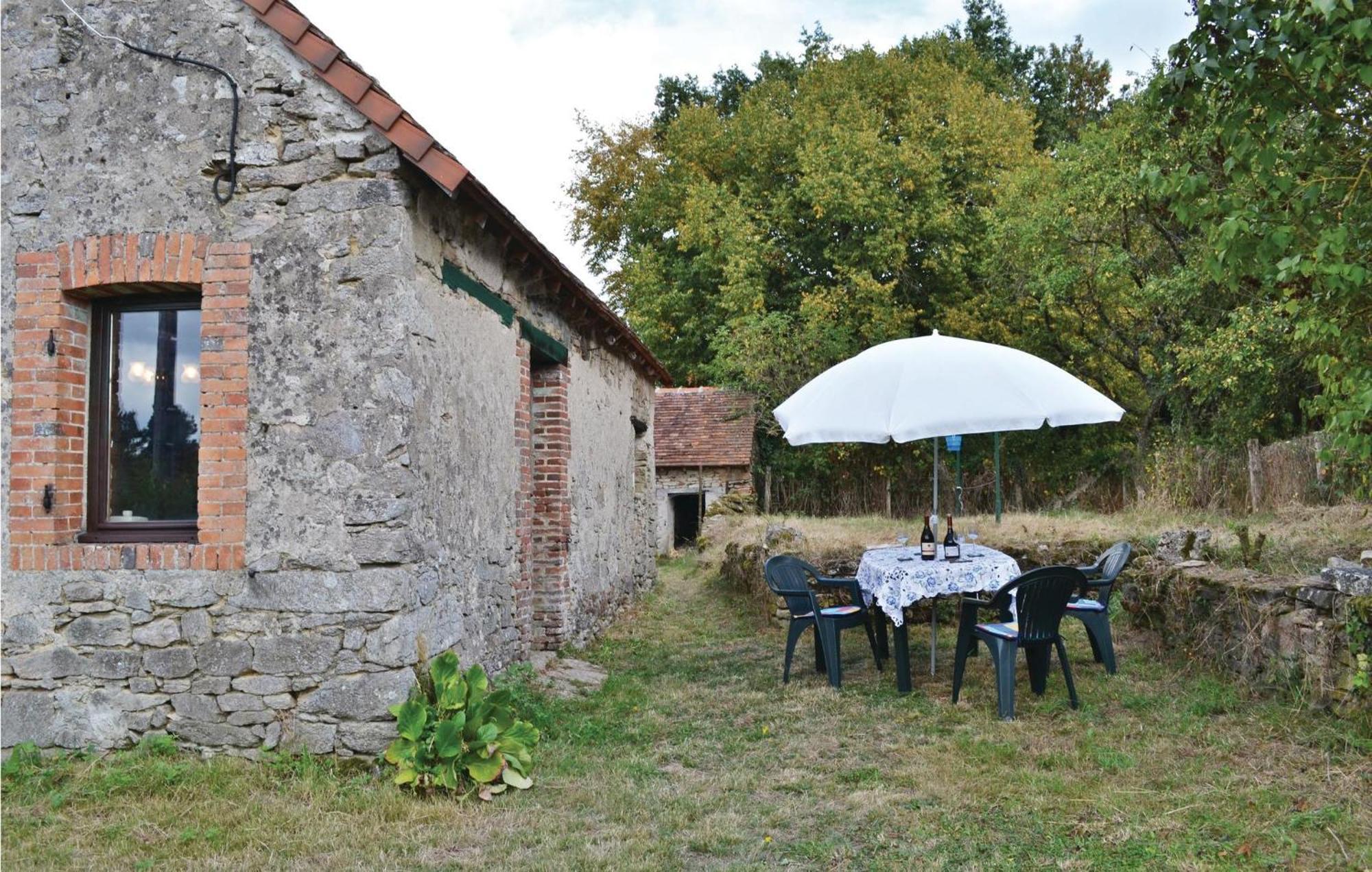 1 Bedroom Nice Home In Saint Martin Le Mault Kültér fotó