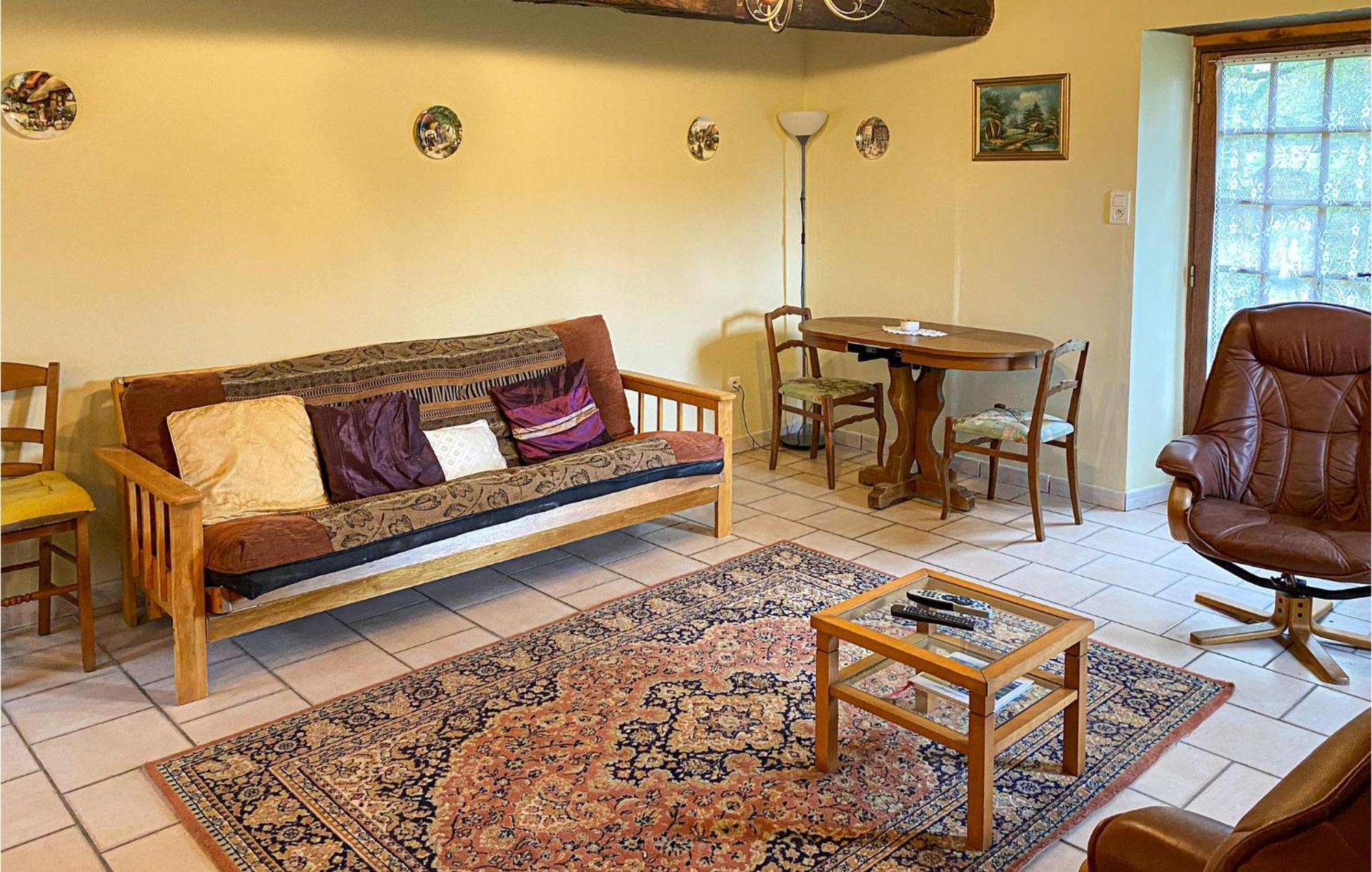 1 Bedroom Nice Home In Saint Martin Le Mault Kültér fotó