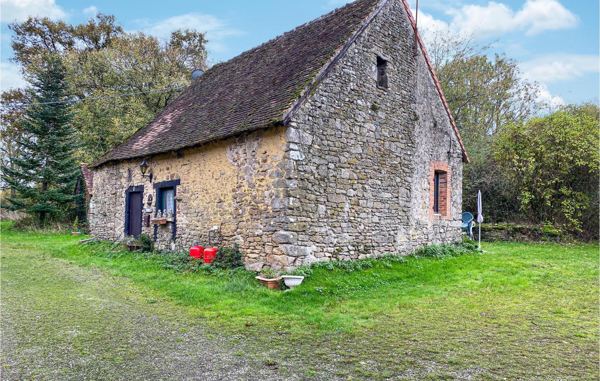 1 Bedroom Nice Home In Saint Martin Le Mault Kültér fotó